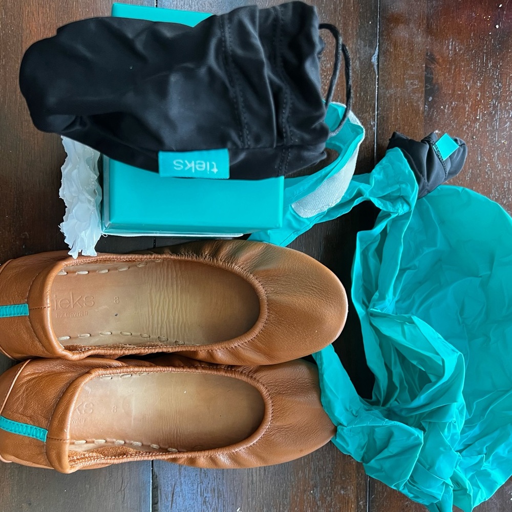 Chestnut Tieks Size 8 With Box And Both Bags Incl… - image 2